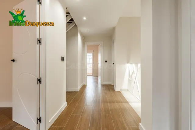 Casa con dimensiones de CHALET en Alfacar, 7 dorm. REFORMA RECIENTE (Sin terminar). — 38
