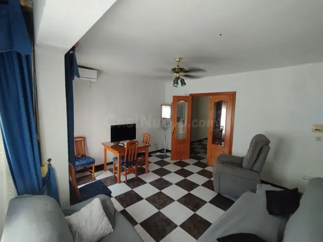 Amplia Vivienda en Pleno Centro con 3 habitaciones - foto 3