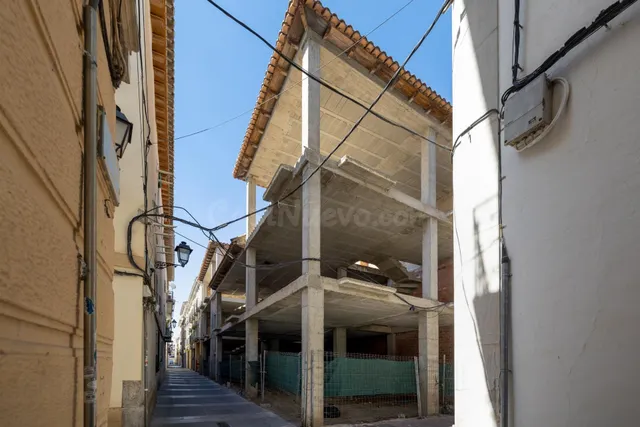 SOLAR DE 178 m2 CON ESTRUCTURA (358METROS CONSTRUIDOS) + PRO