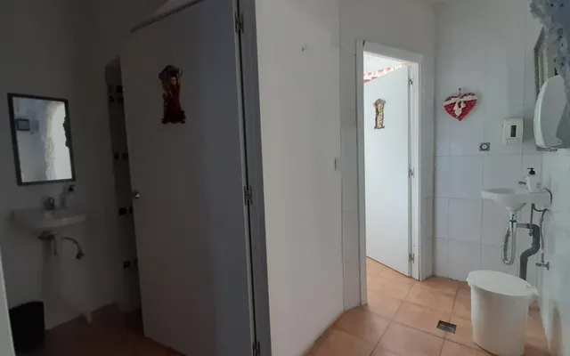se vende restaurante, equipado a 50 de la playa. Terraza cerrada. — 14