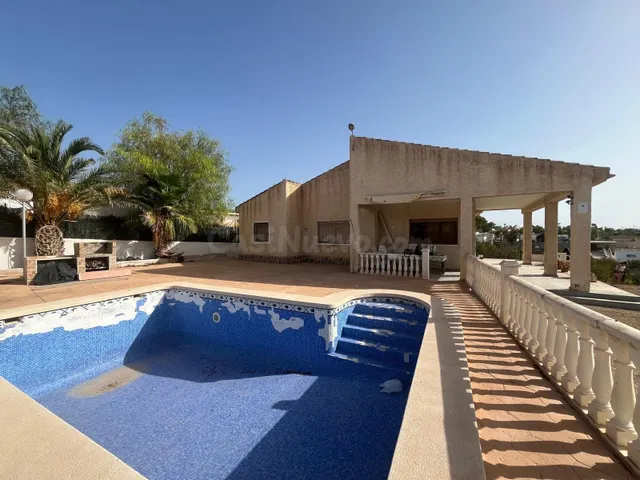CHALET EN VENTA EN ALBATERA