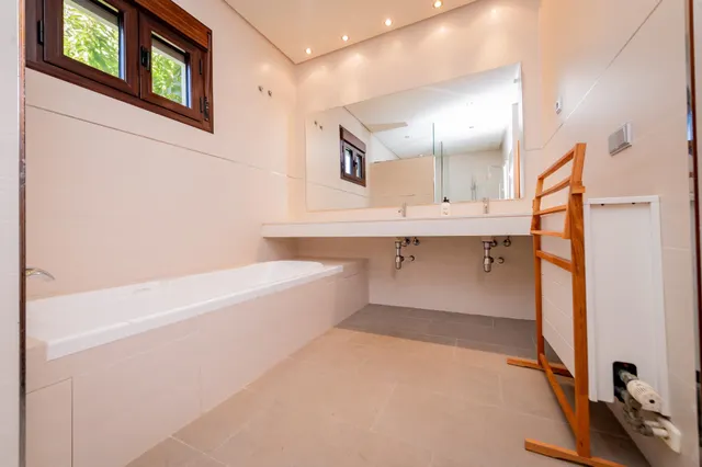 Exclusiva casa de lujo con piscina privada en un entorno tranquilo y selecto — 44