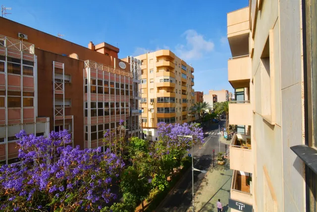 Se vende oficina con 222 metros en la plaza mayor de el ejid