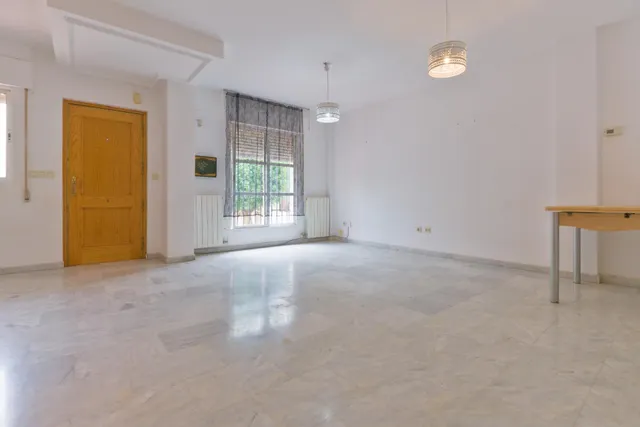 Bonita Casa en Cúllar Vega — 5