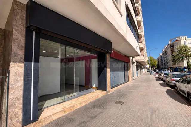 LOCAL COMERCIAL EN UBICACIÓN PREMIUM – ALTO TRÁNSITO Y VISIB
