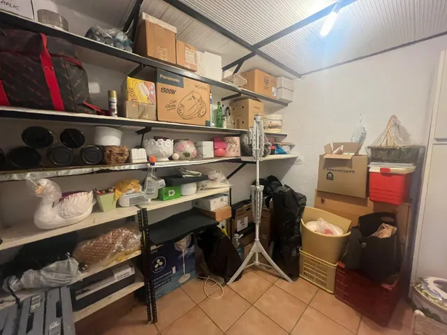 CASA EN EL CENTRO DE CAMARLES — 28