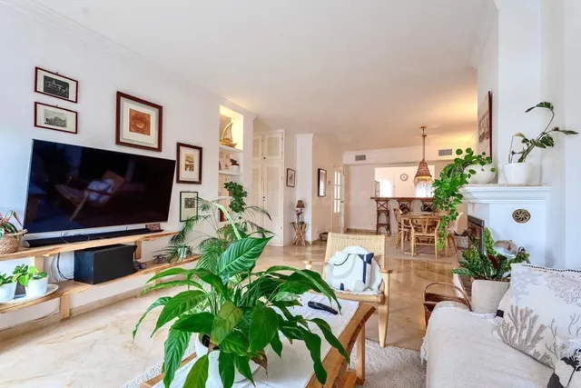 Pareado 3 habitaciones 238664m² en alquiler - Nueva Andalucia — 2