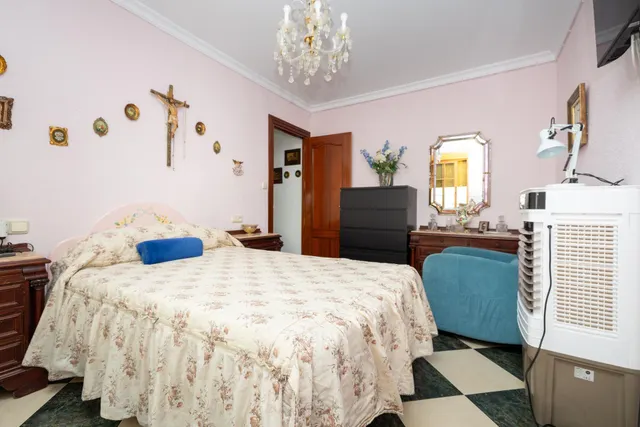 Casa de 5 plantas con 6 dormitorios, terrazas y vistas en Lanjarón – Granada — 14