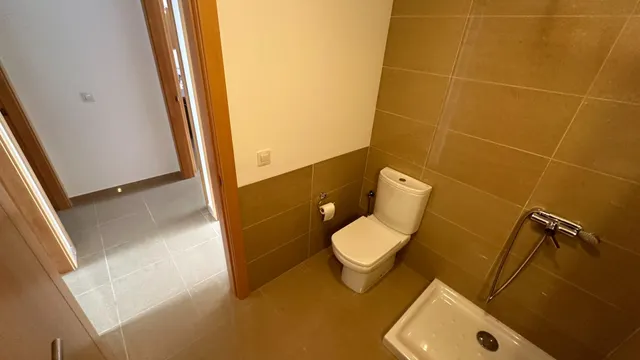 Piso exterior de 3 dormitorios y 2 baños con garaje y trastero en Avenida Buenos Aires. — 26