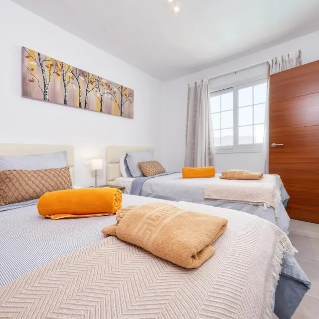 Villa con piscina privada y gran potencial en Playa Blanca — 22