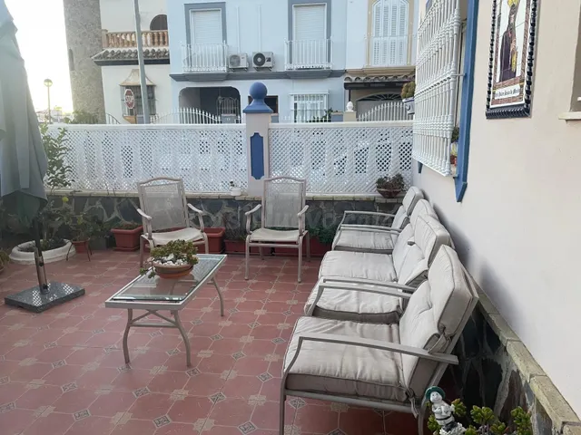 Espectacular Casa con Vistas a la Sierra y Amplios Espacios! - foto 4