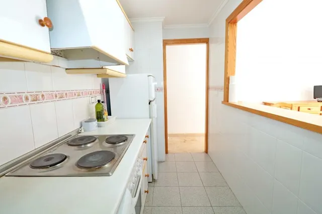 Apartamento de 2 dormitorios en Torrevieja, Alicante (Costa Blanca) — 11