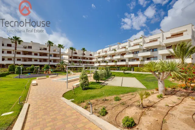 Moderno Piso en Residencial Terrazas De Campoamor con Vistas al Mar — 43
