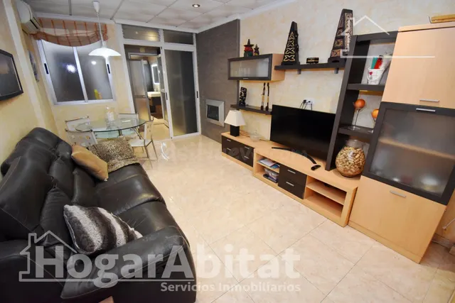 MAGNÍFICA CASA REFORMADA CON TERRAZA EN EL CENTRO - foto 2