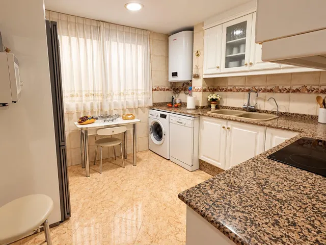 AMPLIO PISO REFORMADO DE 4 habitaciones CON BALCÓN Y ASCENSOR EN PICASSENT — 8