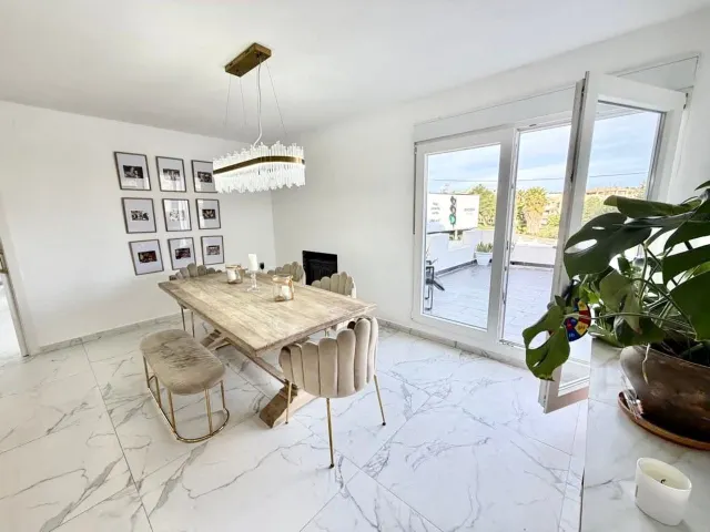 VILLA DE 6 DORMITORIOS Y 2 BAÑOS EN ORIHUELA COSTA (VILLAMARTIN) — 10