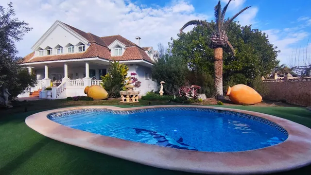 CHALET INDEPENDIENTE DE LUJO ZONA SOL Y LUZ-SAN VICENTE — 2
