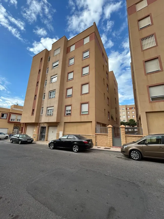 Exclusivo Piso en Puebla de Vícar con Vistas y Comodidades — 31