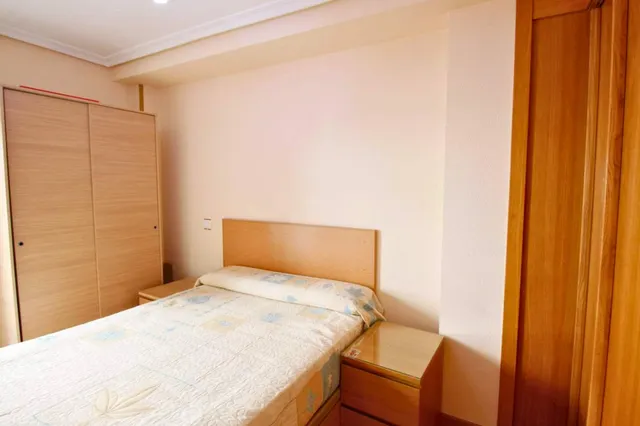 PISO DE UNA HABITACIÓN CON ASCENSOR EN CARABANCHEL — 12