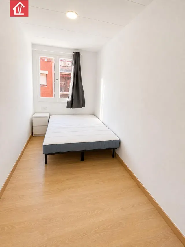 Creu de barbera! Piso de 3 habitaciones, balcón,  junto al Parque del Valles! — 13