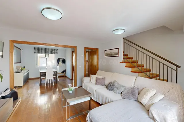 DUPLEX EN ROCHE — 4