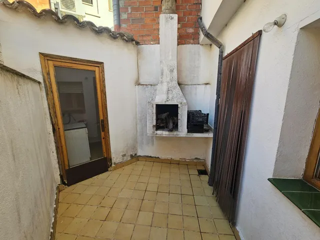 Casa con garaje, patio, balcón y terraza en Alguaire — 11