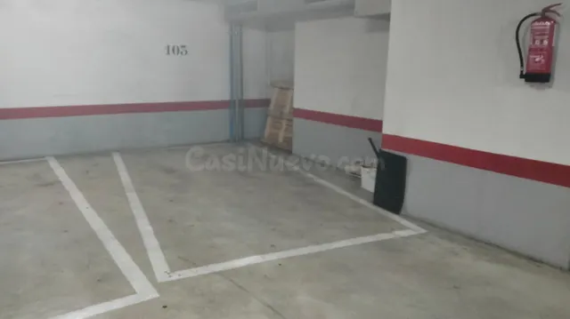 En venta plaza de parking en Calle Ramón y Cajal - foto 4