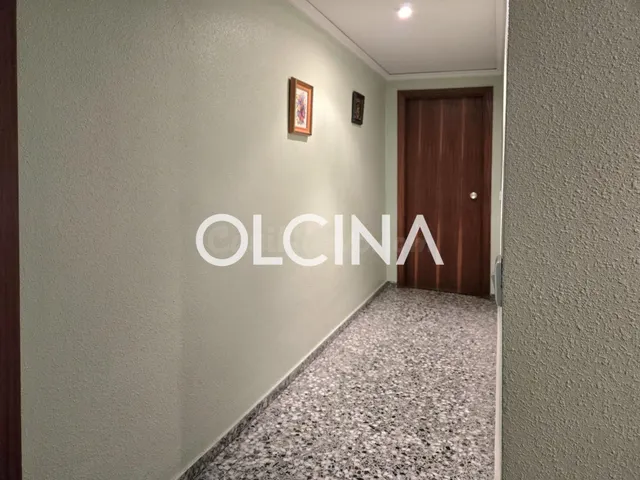 Amplia Casa en Gandía con Local Comercial y Potencial de Amp - foto 3