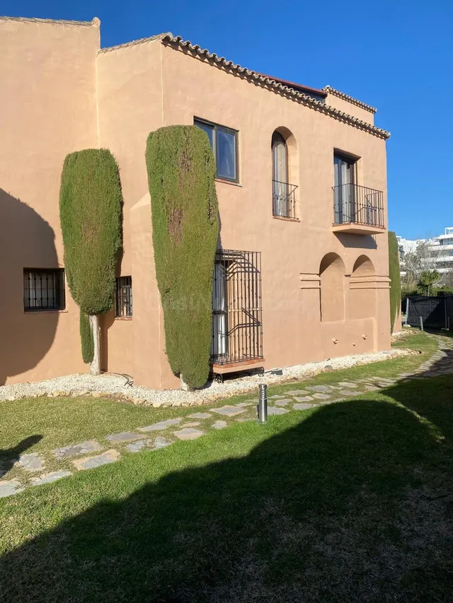 ÁTICO DÚPLEX EN URB. LA CARTUJA, ESTEPONA - foto 4