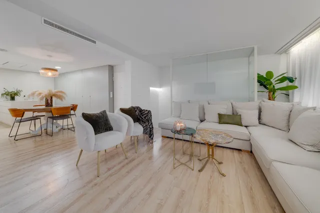 EXCLUSIVA VIVIENDA DE 250M2 EN DOS PLANTAS, CENTRICA Y A 200M DE LA PLAYA DEL CURA — 10