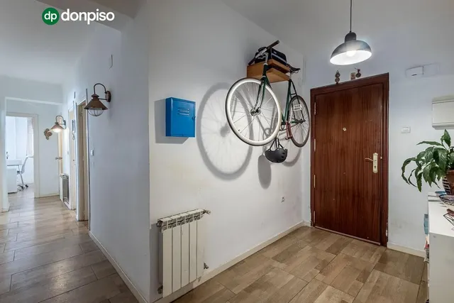 PISO REFORMADO EN VENTA · PEDRO ANTONIO DE ALARCÓN · GRANADA — 17