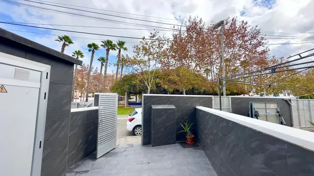 Edificio 90m² en venta - Playa de los locos - foto 2