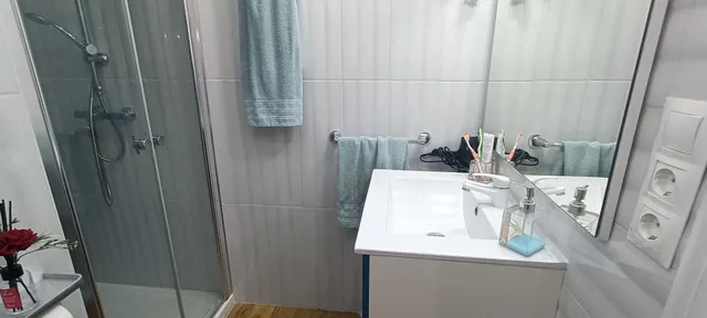 CASA DE 3 PLANTAS CON GARAJE Y PISCINA PRIVADA — 32
