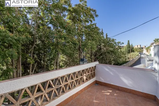 Casa reformada en el Camino del Sacromonte — 26