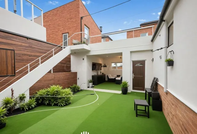 CASA CON JARDÍN Y TERRAZA EN LOS DOLORES