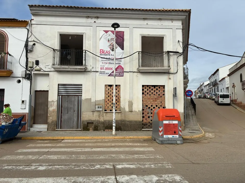 LOCAL EN VENTA BEAS