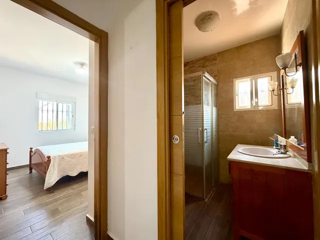Finca en Mollina con casa, piscina, pista de tenis y 7.000 m2 de olivar. — 14