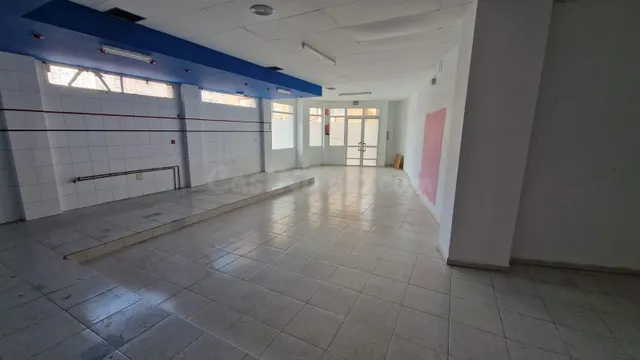 SE VENDE O SE ALQUILA LOCAL EN ZONA ALTA. AV CASTILLO Nº5 — 3