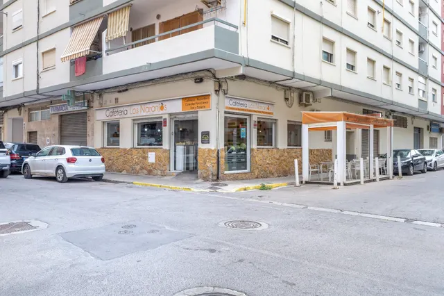 VENTA DE CAFETERÍA Y FRUTERÍA EN PLENO FUNCIONAMIENTO - foto 4