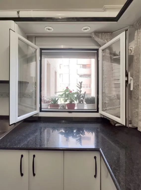 ? Amplio piso de 3 dormitorios con parking — 17