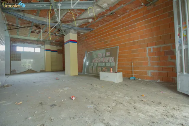 SE VENDE LOCAL COMERCIAL EN SINFORIANO MADROÑERO. inversión segura!! — 9