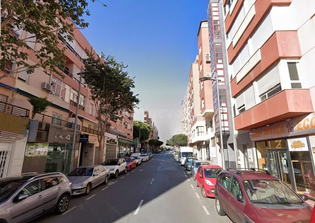 Local comercial 240m² en venta - Los Ángeles - Cruz de Carav - foto 2