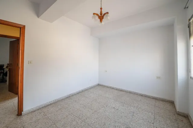 TRES AMPLIOS PISOS,LOCAL COMERCIAL , GARAJES Y GRAN SOLAR, EN EN CENTRO DE ORGIVA — 43