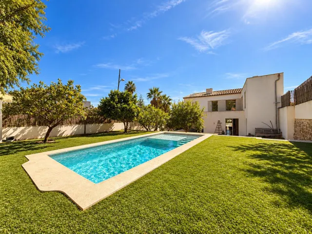Preciosa Villa en Calviá Pueblo con Jardín y Piscina Privada — 26