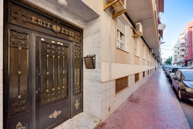 4 Dormitorios 2 baños  vivienda grande — 35