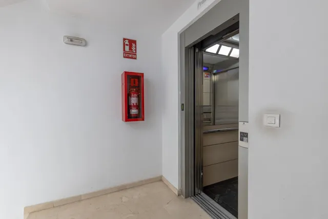 ¡¡¡amplio piso de 3 dormitorios, 2 baños, cochera y trastero, por solo 179.900 €!!! — 23