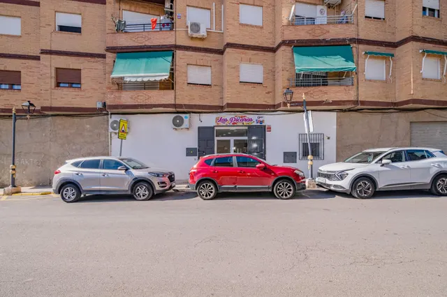 Un mostrador, un oficio, un local o un piso que puede ser tuyo — 22
