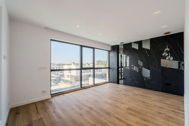Chalet Pareado de Diseño Vanguardista con Piscina y Máxima Eficiencia Energética en El Bosque — 14