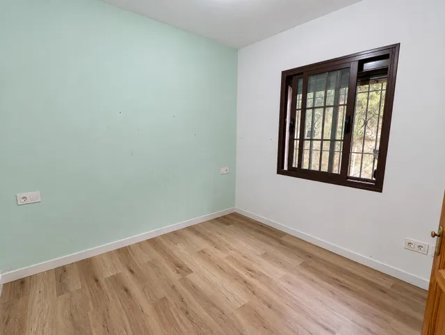 Finca con dos viviendas, piscina y vistas panorámicas en Estepona — 21