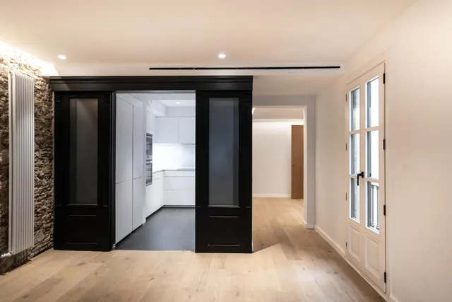 Piso en venta en carrer d'Avinyó — 6